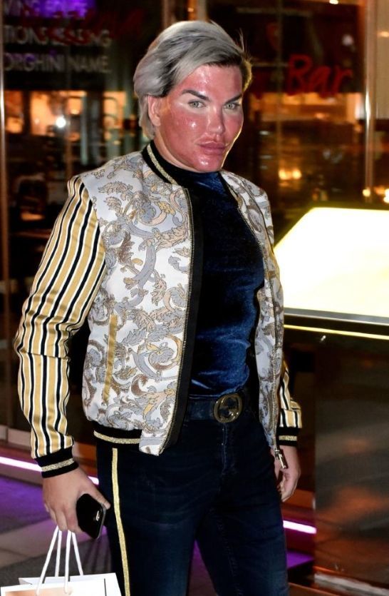 那个把自己整成芭比娃娃的男人,终于还是选择要变性了