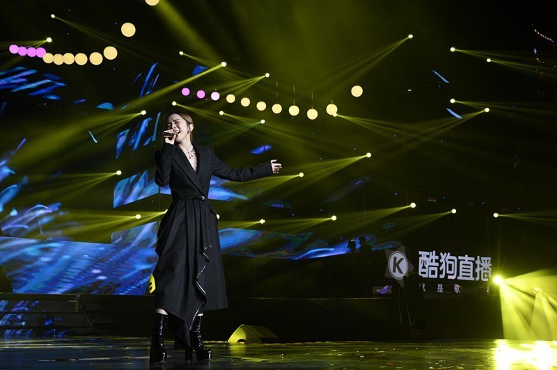 经过4个小时的紧张角逐,本场盛典中,戴琳荣获2019酷狗直播年度mvp,"