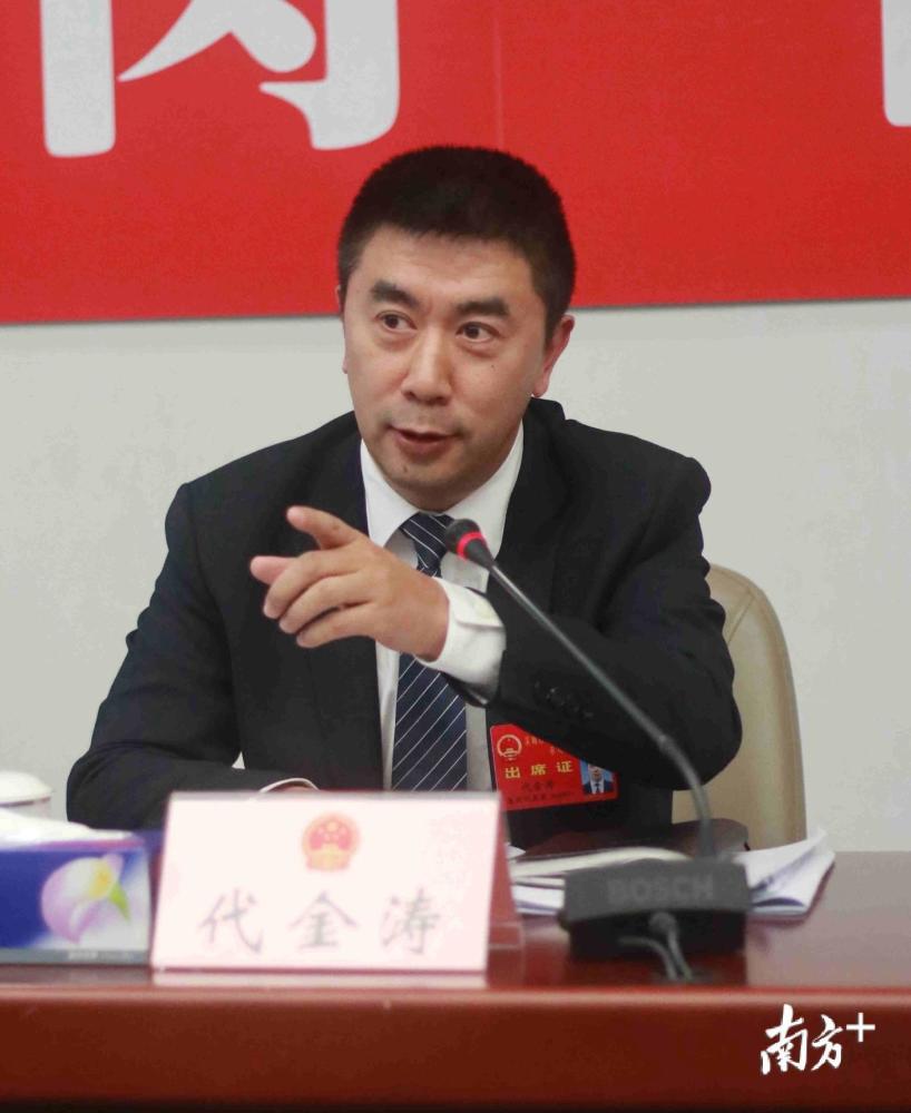 市人大代表,区长代金涛:龙岗的发展,打开交通格局是关键