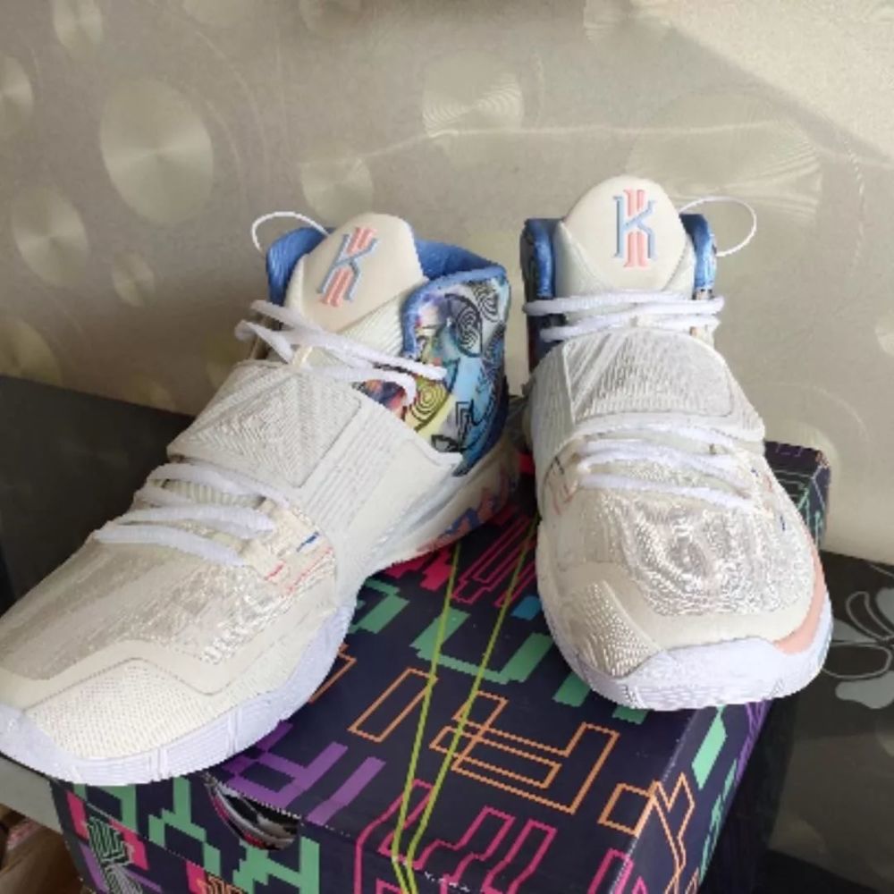 秀鞋| 51码的巨型aj33你见过吗?