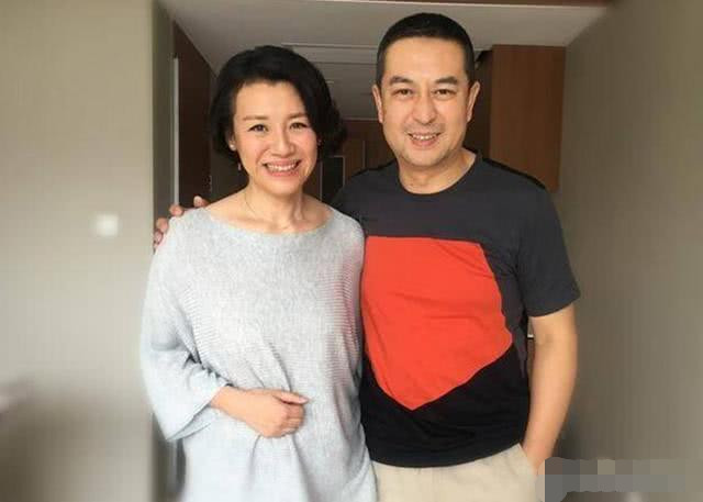 她没有流言蜚语,十分低调,嫁给富豪,并在晚年生了一个儿子,人生赢家!