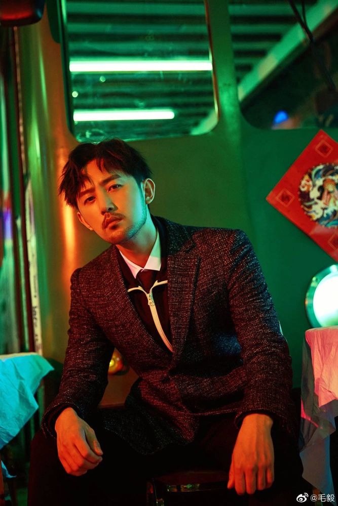 由毛毅主演的《三十而已》