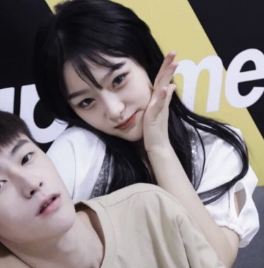 情侣kiss,男票愿意亲你"3个地方",咳咳,丫头遇见真爱了