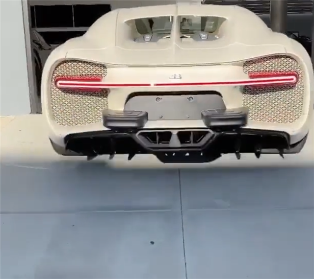 定制版布加迪,耗时3年打造,全车"奶油白",车主是曼尼·霍什宾