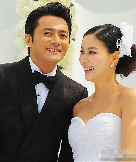 笔者觉得吧,张东健朱镇模就是生活太安逸了,这些年里钱也赚够了,老婆