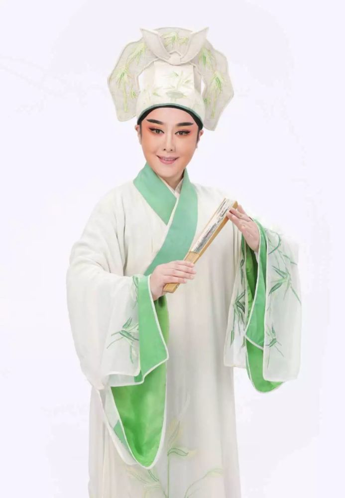 魏春芳—镜前卸红唇,扇上看风流