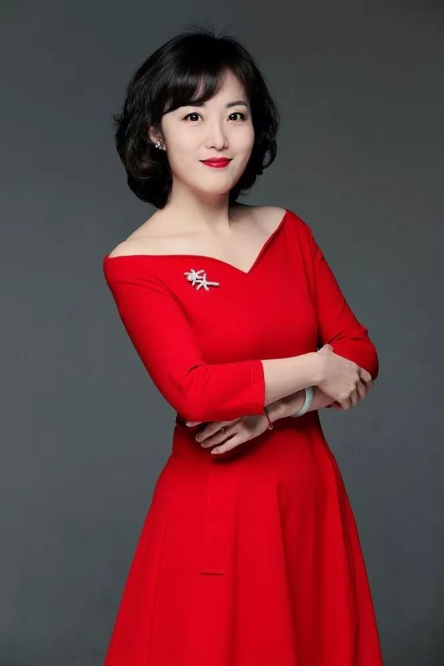 王颖:安阳广播电视台《安阳新闻》播音员,河南省青联委员,国家一级