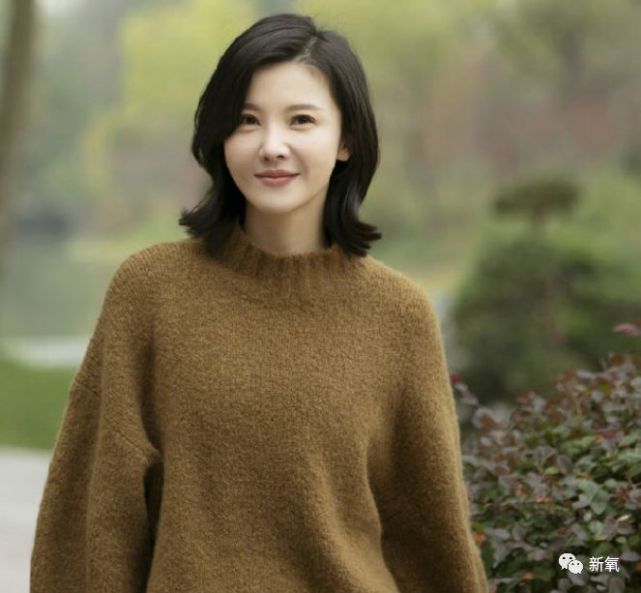 杨子姗终于把自己折腾成了网红脸,鼻尖变针尖堪比郑爽了吧