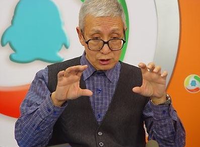 双簧名家莫岐饰演话多的下棋老头惟妙惟肖,很可惜这段作品在网络上找
