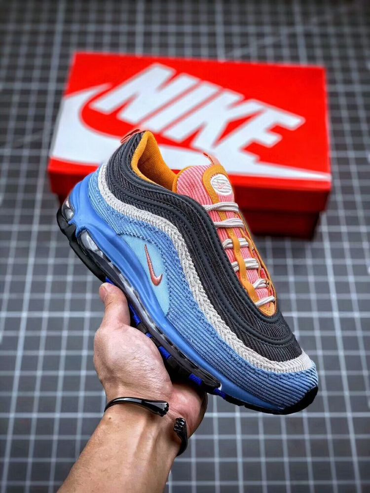 又一款天价灯芯绒跑鞋!耐克air max 97粉蓝配色开箱细节测评