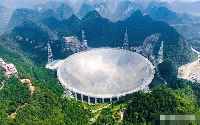 中国天眼接收到外星生物发出警告信号?霍金:千