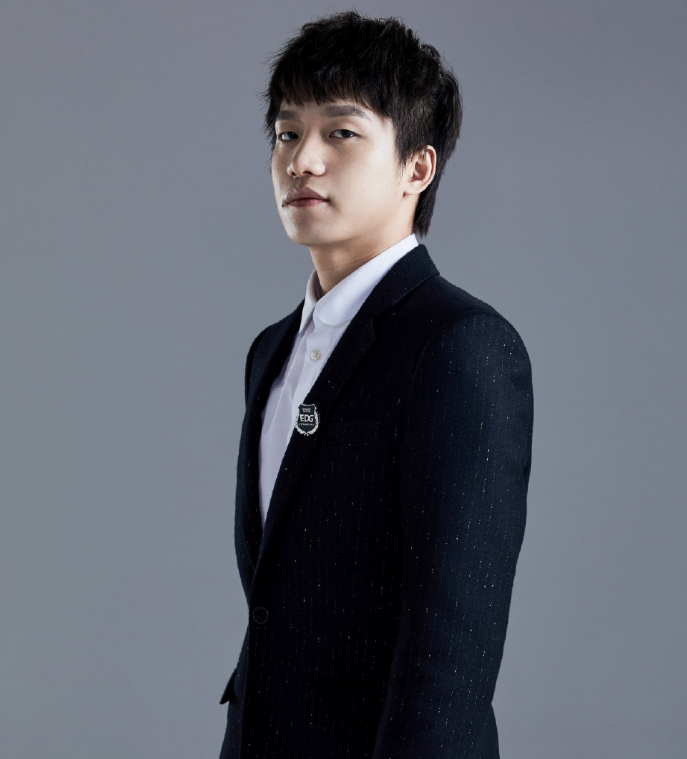 主教练正在热身g2教练都上场打野了厂长再为edg征战还远吗