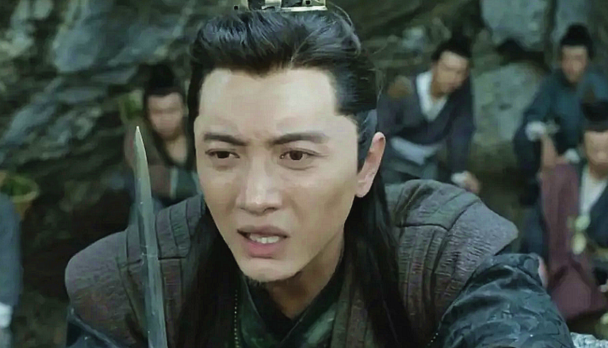 有种"整容"叫《庆余年》的郭保坤,如今剪短发穿警服,令人心动!