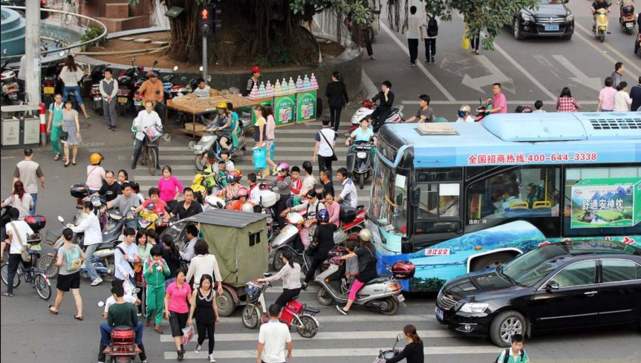 正在拖垮国内交通的因素，你认同吗？