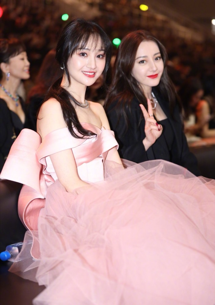 杨幂杨颖杨紫同框刘亦菲与赵丽颖神仙合影画面被赞太养眼了