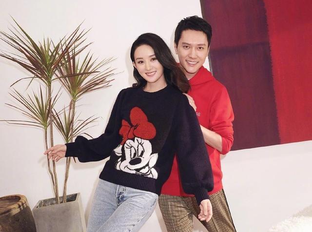 赵丽颖|赵丽颖现身机场，穿背心工装裤小蛮腰微露，配皮靴时髦又拉风