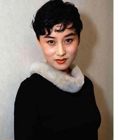 李连杰|亚洲小姐利智：赌王为她心动，李连杰抛妻弃女，追求十年才成功