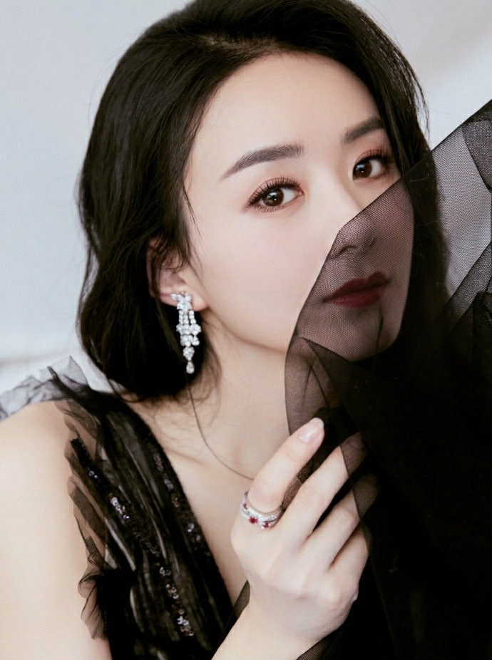 赵丽颖这一年到底经历了什么?看到她去年没生