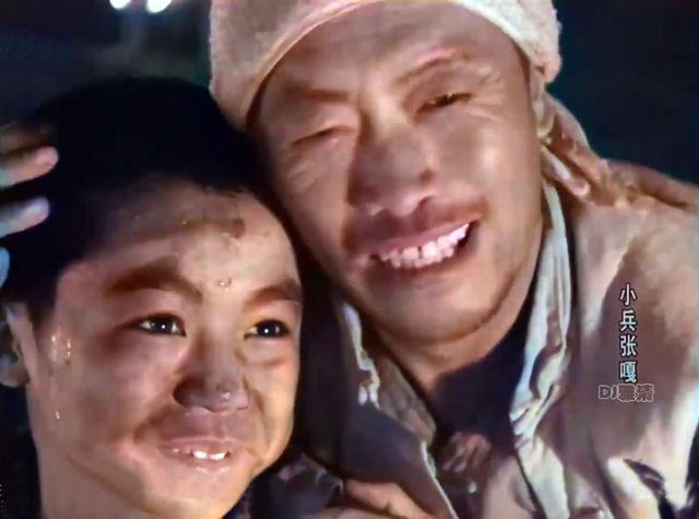 他激动万分地抱紧了嘎子.