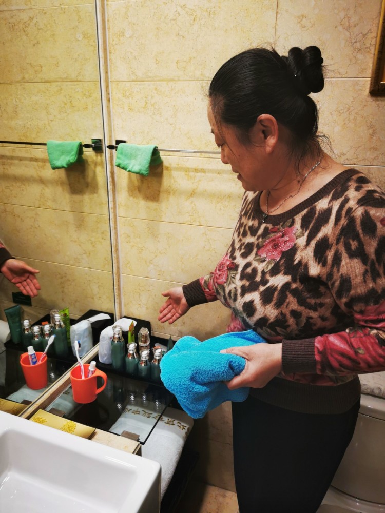 怀柔团人大代表自备"洗漱包"