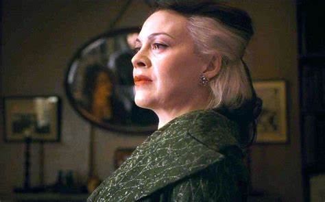 哈利波特没有黑魔标记的纳西莎马尔福算是食死徒吗