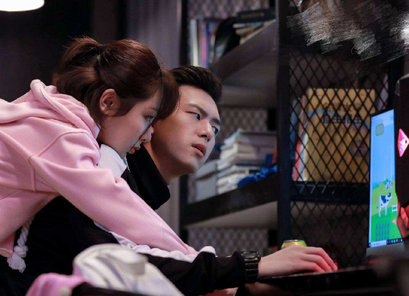 李现深夜晒杨紫照片 有谁注意杨紫如何回应 感情状态太明显了