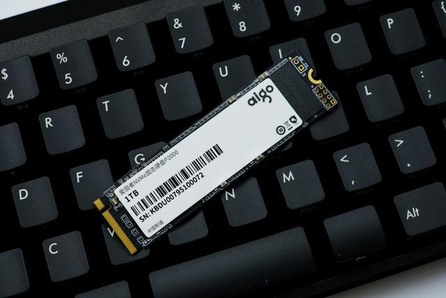 低价不低质的nvmessd爱国者p2000nvme固态硬盘