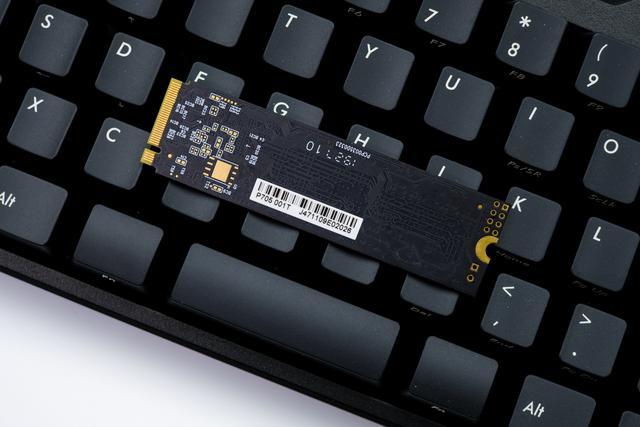 低价不低质的nvmessd爱国者p2000nvme固态硬盘