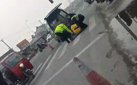 突发 六安一乡镇发生一起车祸 一人死亡 年底了一定要注意 腾讯新闻