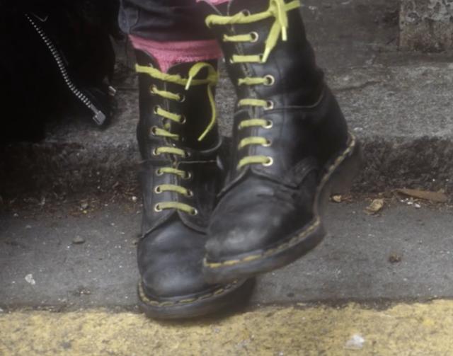 硬朗中性风格马丁靴 由康复鞋到时尚潮流单品 道出传奇色彩历史 腾讯新闻