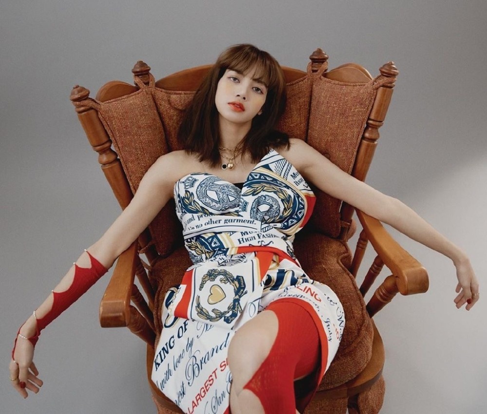 lisa开年时尚画报,辣丽萨果然是够辣了