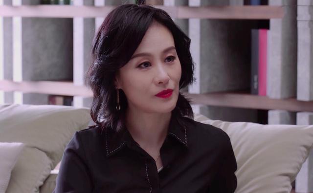 50来岁职场女性穿搭看看精英律师里的邬君梅吧