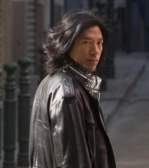 他为拍《古惑仔》脚踏关公雕像,事后吃斋数月只为赎罪,今57岁慈眉善目