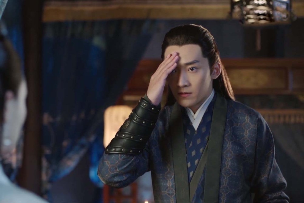 锦衣之下之大杨在喜欢的人面前也可能是一副呆傻的样子