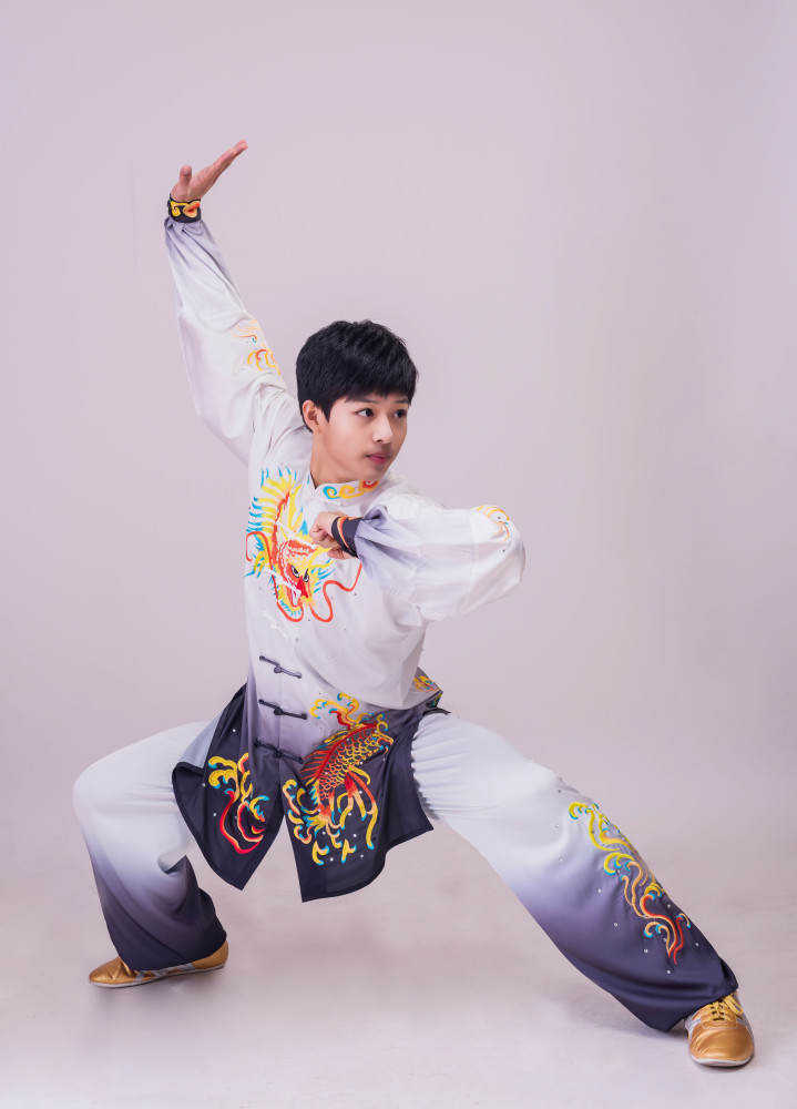 武术kungfu首秀奥运舞台 演员谷文泽一代如何接力华语影坛