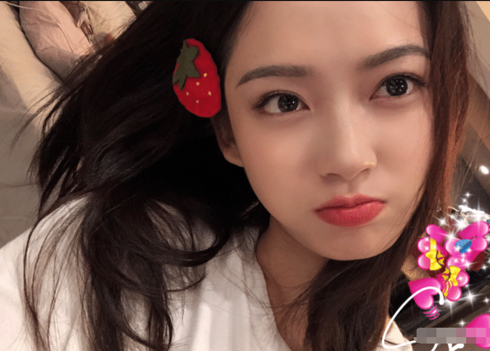 被唐人街探案造型耽误的牙套妹剧内太可怕剧外却美成北电校花