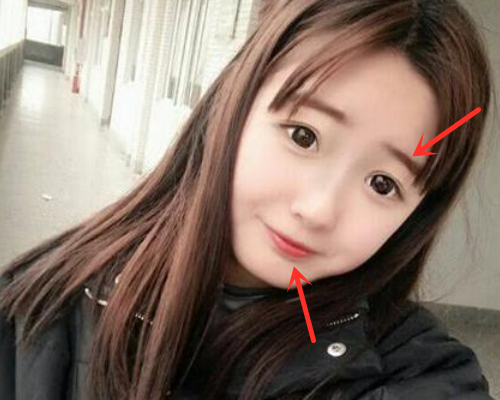 套路璐16岁旧照曝光,方下巴八字眉十分抢镜,王乐乐