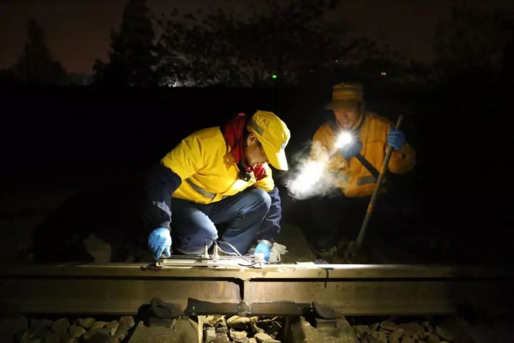 春运oneday:白天你穿越人海,可知我夜晚何在?