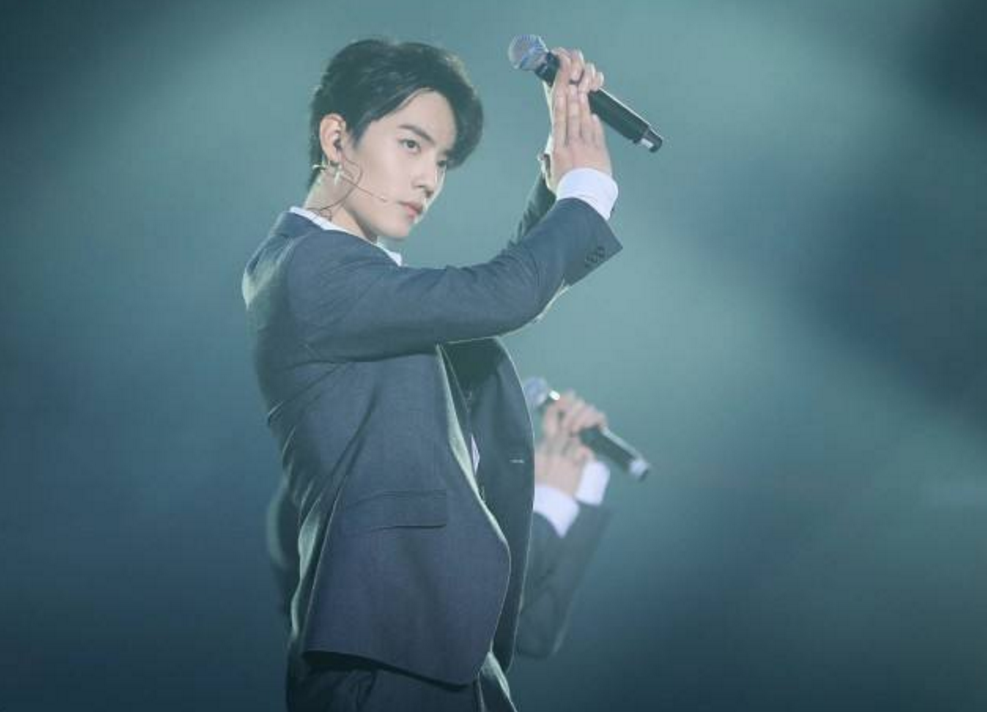 王一博|肖战有多落魄？作品被撤档，综艺临时被取消，今要蹭王一博热度？