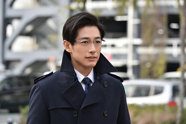 他签约柴智屏多年默默无闻回到日本后却被称为第二个金城武