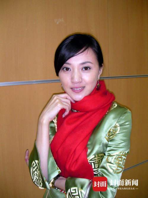 "春晚最美小品女演员"金玉婷 携手赵本山弟子演小品逗乐