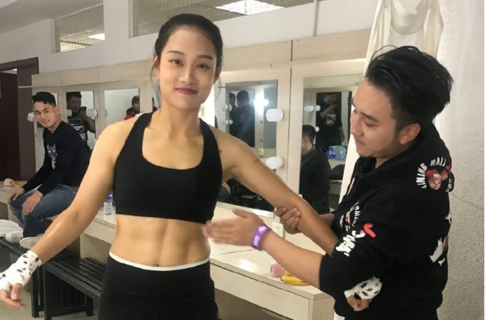 张思雨在2019年,一个可爱的小女生杀入昆仑决吸引了很多人的眼球.