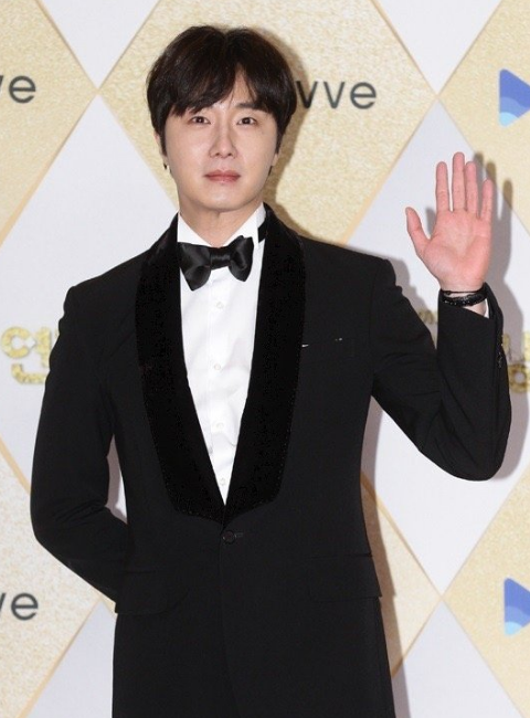 确定主演的影视作品看点丁一宇演假gay邪恶之花剧情吸引人