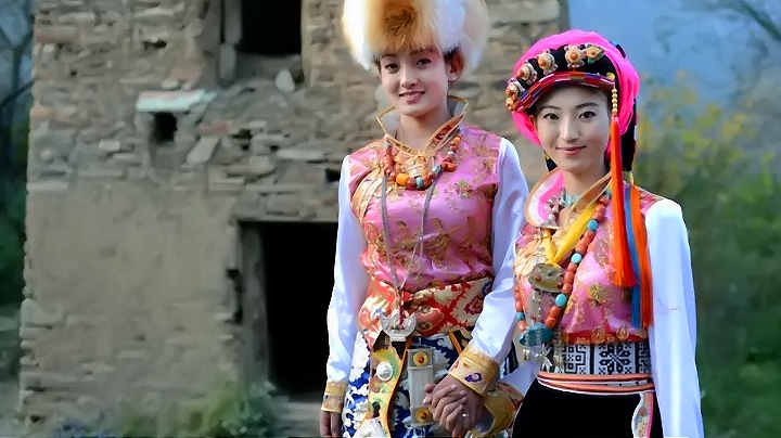 丹巴县的碉楼很可能是东女国的军事设施东女国国都