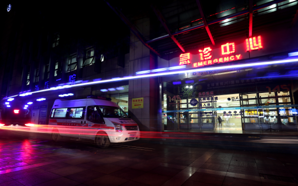不分昼夜,位于杭州解放路88号的浙江大学医学院附属第二医院急诊中心