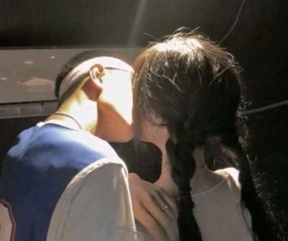 初中生若是早恋了,寒假回家铁定有这"3特征",家长一定要牢记!