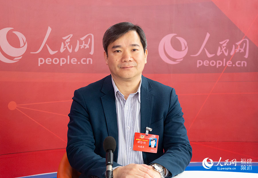 马建荣建议把少儿编程教育纳入福建省中小学必修课