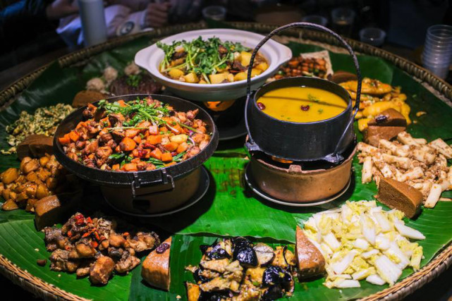 土家年味杀年猪熏腊肉刨汤宴里话新年