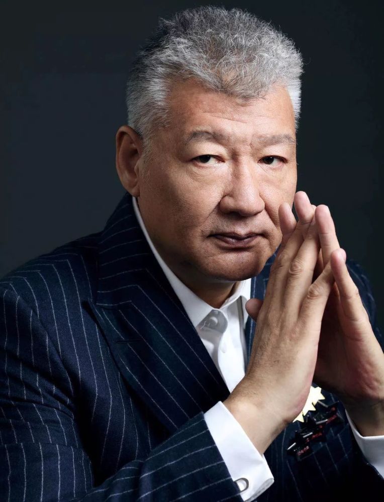 好鲍鱼,需要好手艺烹调,现在,中国做鲍鱼的大家是鲍鱼王子麦广帆,他做