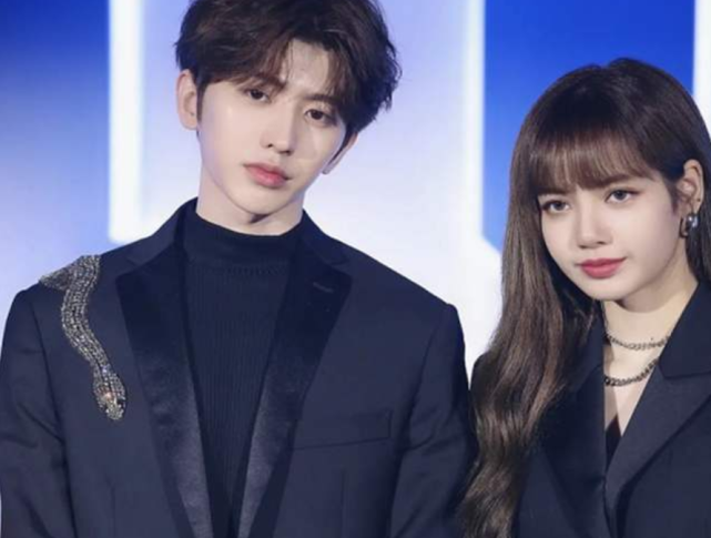 《青春有你》合照曝光,蔡徐坤和lisa的距离一目了然,粉丝都激动了